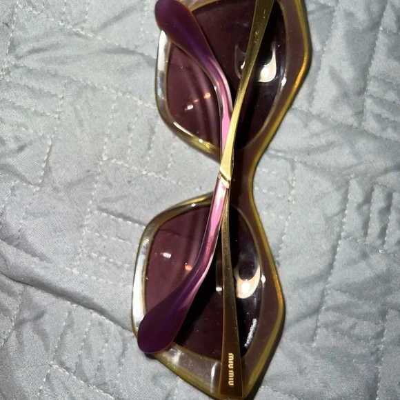 Miu Miu sunglasses and the case - Picture 3 of 6